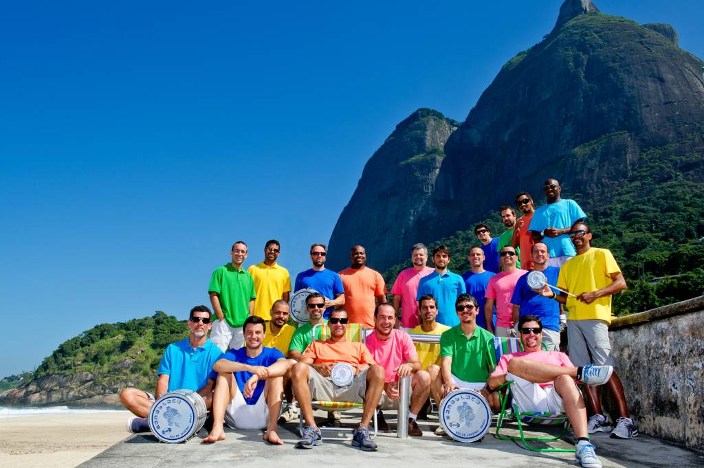 Monobloco faz apresentação gratuita no Museu de Arte do Rio