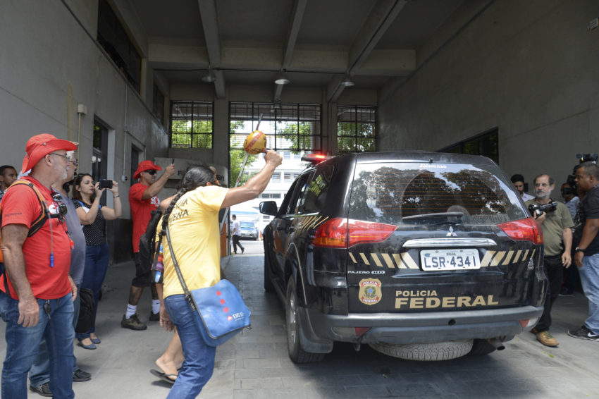 Empresa suspeita de pagar propina ganha contrato com a prefeitura