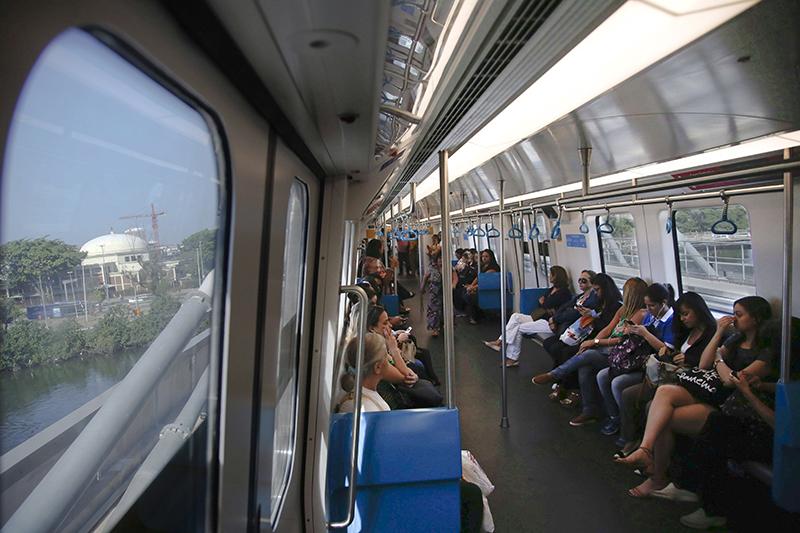 Linha 4 do metrô tem suas roletas liberadas, mas precisa de ajustes