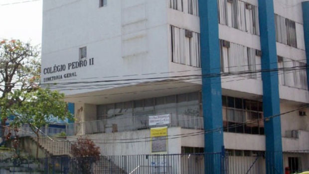Colégio Pedro ll libera saia para meninos