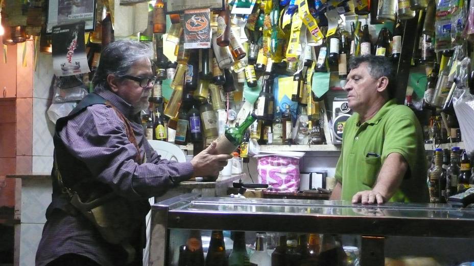 A Casa da Cachaça existe desde de 1960, na Lapa.