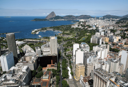 Vista aérea de prédios na Zona Sul do Rio