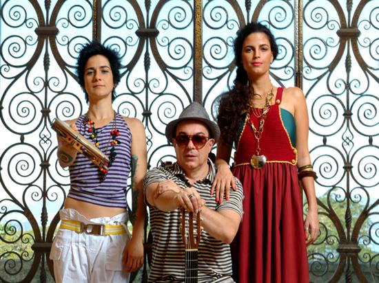 Banda Moinho faz show gratuito na Barra da Tijuca