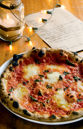 Pequena casa no Catete faz pizzas ao estilo napolitano