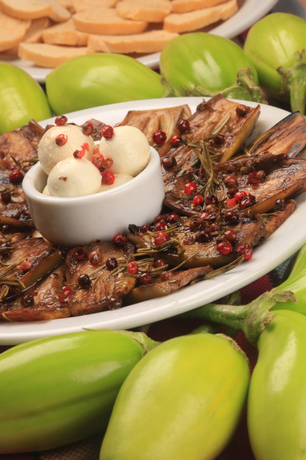 Clássico, jiló é encontrado em criativas versões