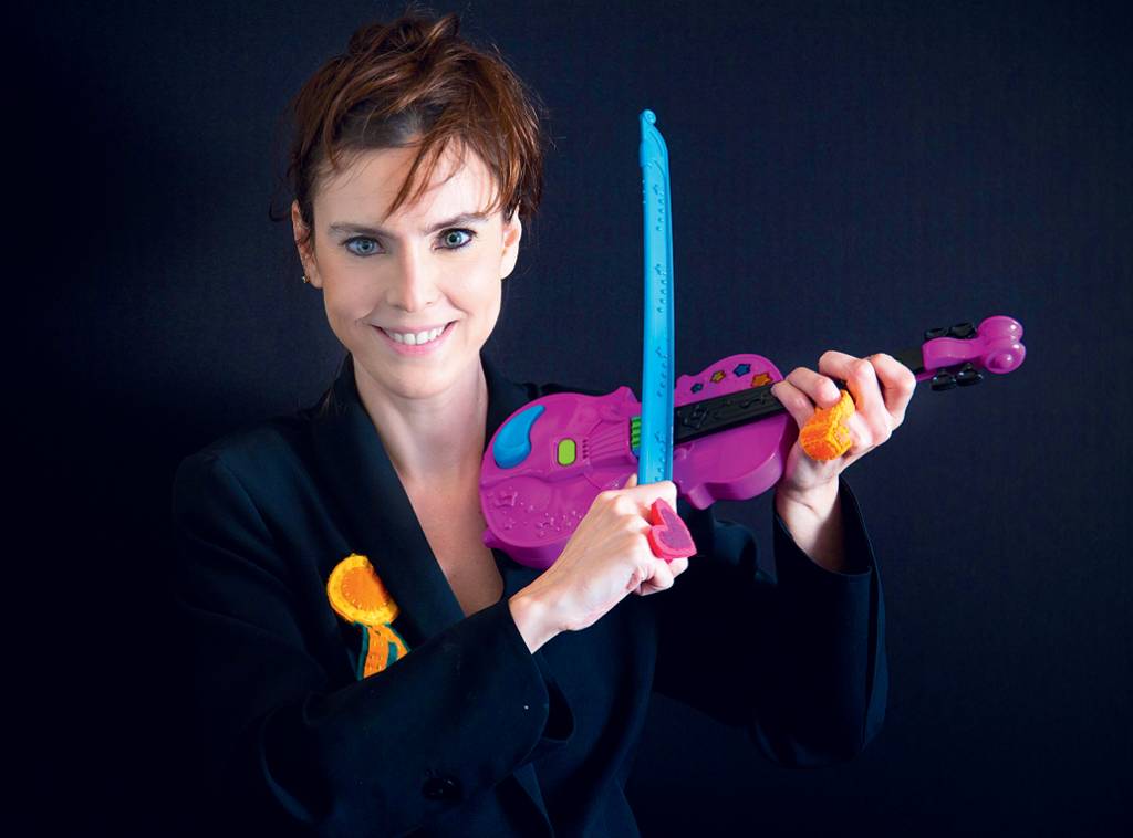 Adriana Calcanhotto e OSB se juntam na Cidade das Artes