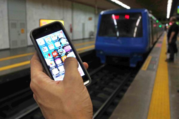 Estações de metrô contam com acesso gratuito à internet