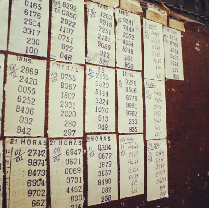 Policiais são presos por envolvimento com jogo do bicho