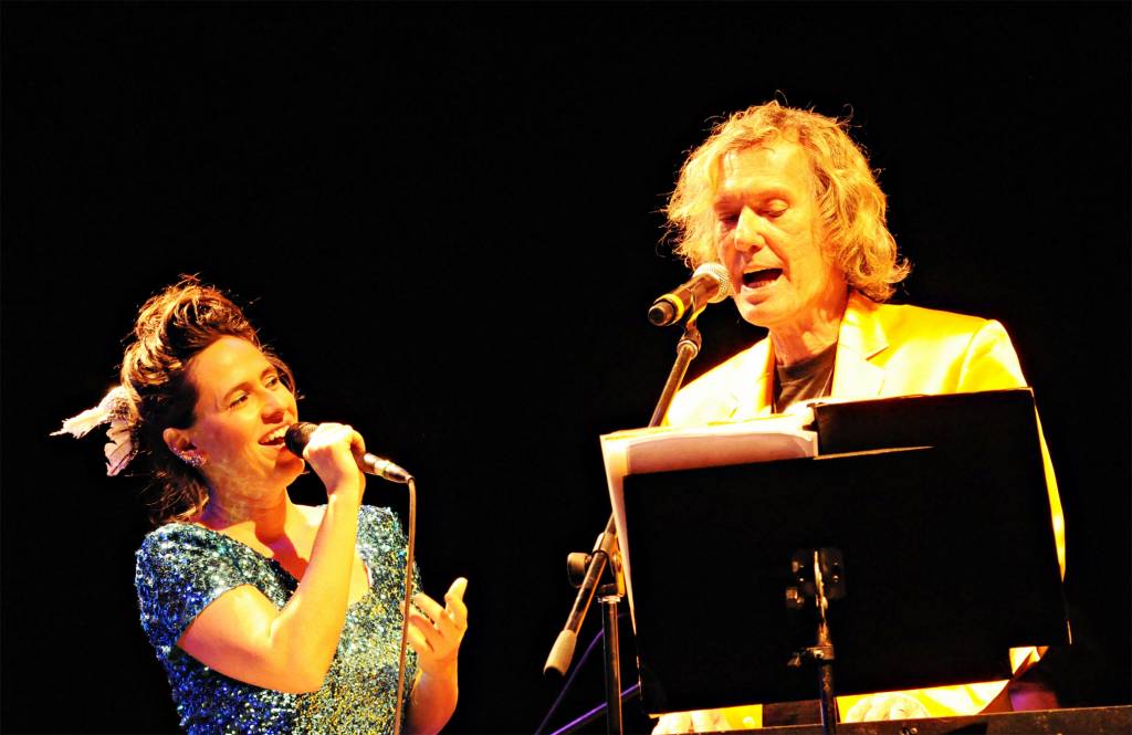 Silvia Machete e Eduardo Dussek dividem o palco