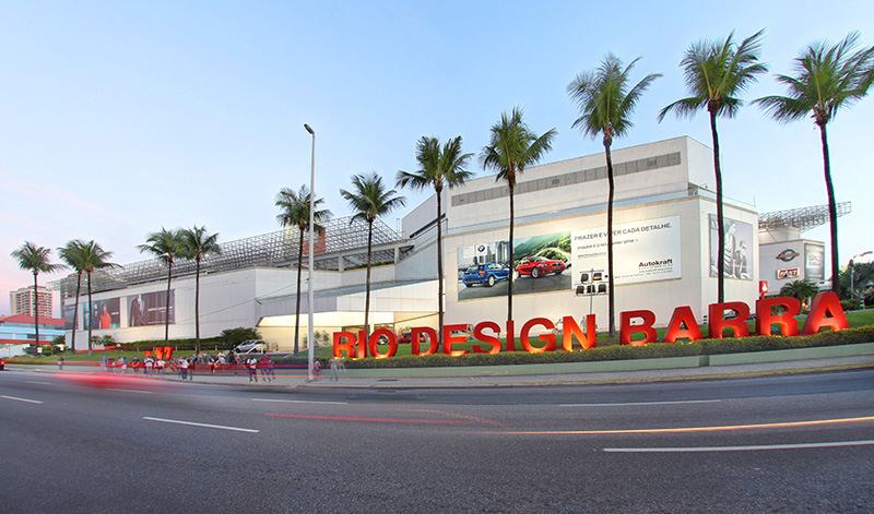 Ginastas se reúnem para bate-papo sobre maquiagem artística