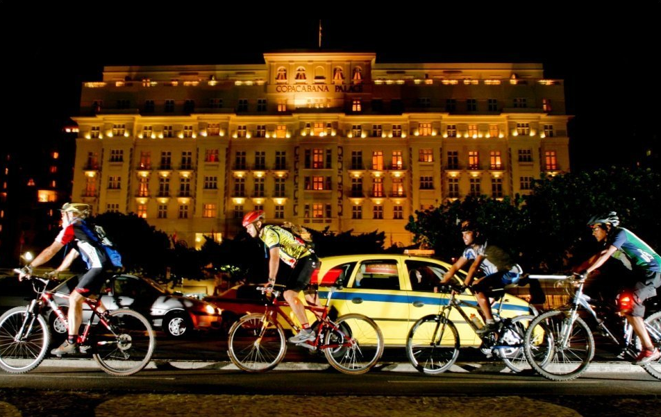 Shopping promove passeio ciclístico noturno gratuito e aberto ao público