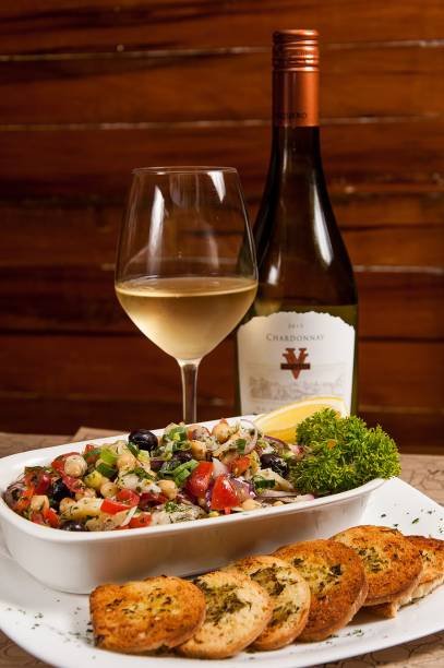 Salada de grão-de-bico com bacalhau: receita em cartaz no Barsa Salada de grão-de-bico com bacalhau: receita em cartaz no Barsa