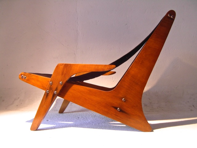 Poltrona Dois Bumerangues Poltrona Dois Bumerangues