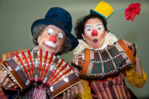 Largo do Machado recebe espetáculo de circo gratuito