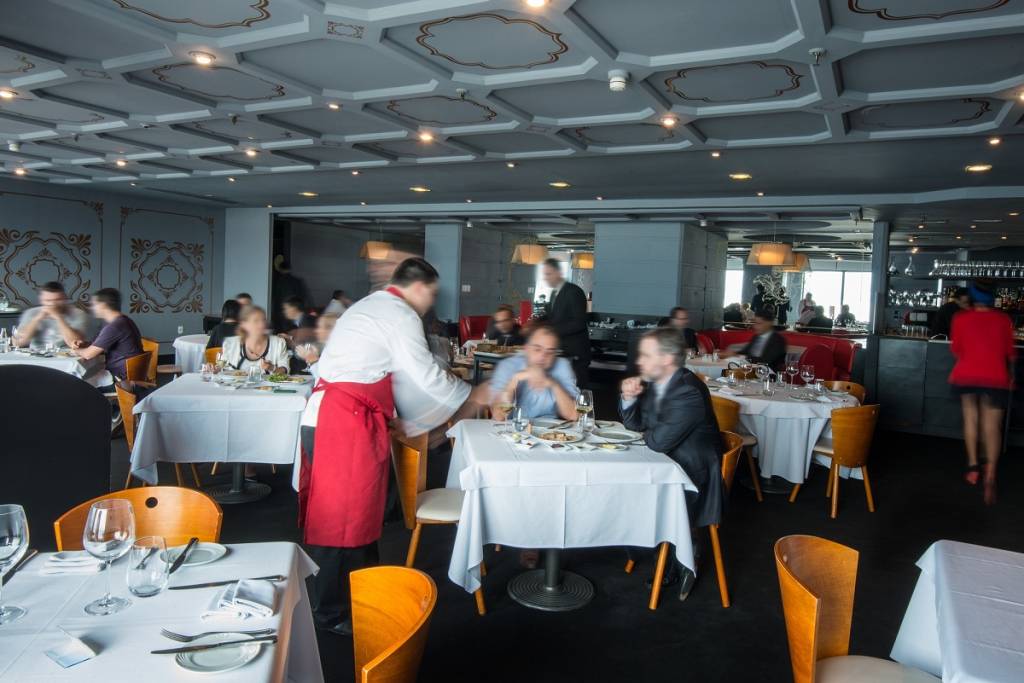 Ricardo Lapeyre cozinha ao lado do pai, Claude