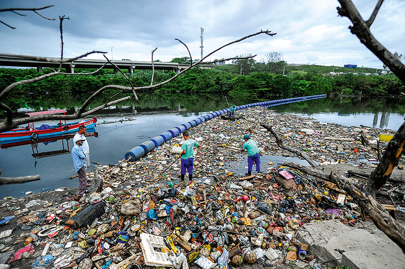 O novo capítulo do desastre ambiental que não tem fim na Baía de Guanabara