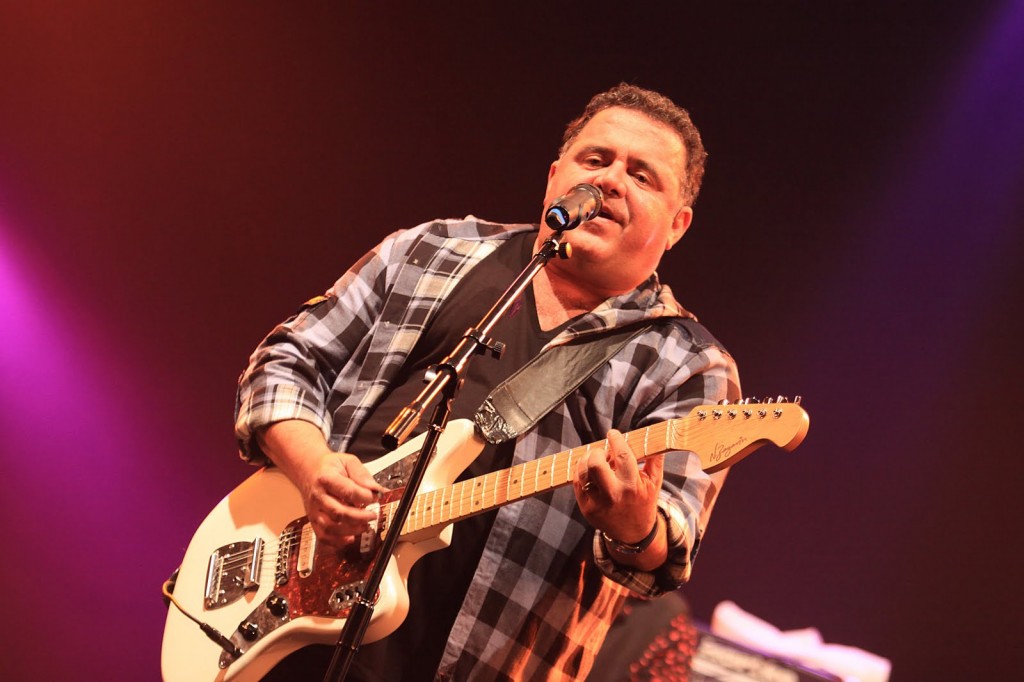 Leo Jaime faz show gratuito na Barra da Tijuca