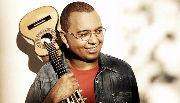 Dudu Nobre faz show gratuito em Oswaldo Cruz