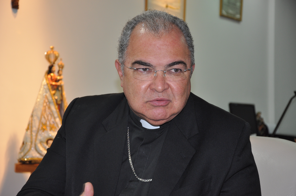 Dom Orani Tempesta tem carro roubado em Quintino