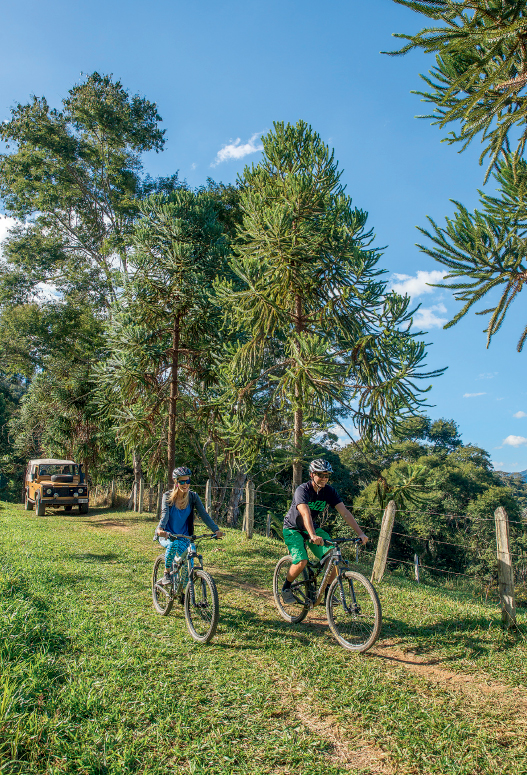 Atrações de esportes e natureza nas serras do Rio