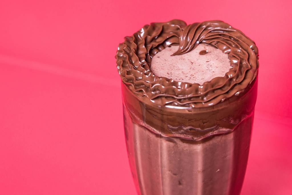 Dicas de bebidas revigorantes para enfrentar o Carnaval