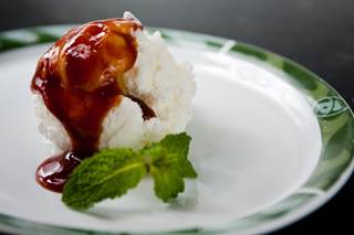 Bibi sucos_Sorvete de queijo e calda de goiaba