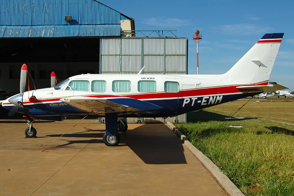 Combustível sujo pode ter causado pane em avião de Huck e Angélica