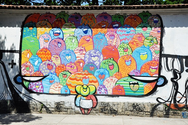 Desenho do personagem Bebê Idoso no muro da Sociedade Hípica, no Jardim Botânico.<br> Desenho do personagem Bebê Idoso no muro da Sociedade Hípica, no Jardim Botânico.<br>