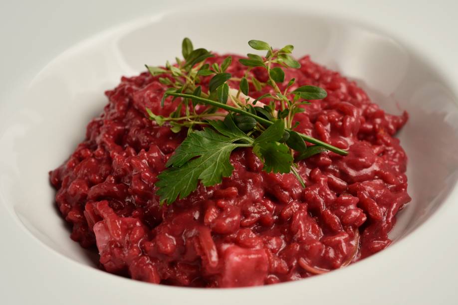 Risoto de beterraba com queijo brie