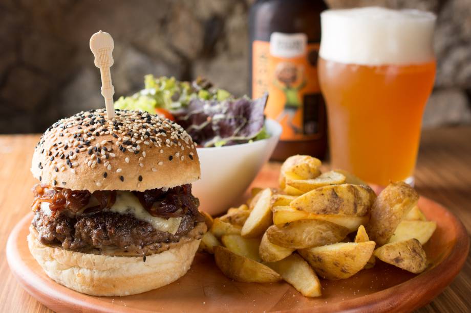 house of the rising sun: blend de ossobuco e bacon com queijo gruyère e molho negroni house of the rising sun: blend de ossobuco e bacon com queijo gruyère e molho negroni