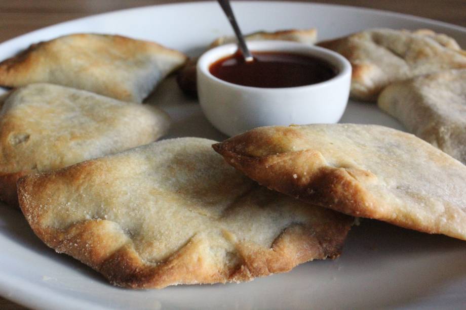 Samosas recheadas de couve e gorgonzola: no Do Horto