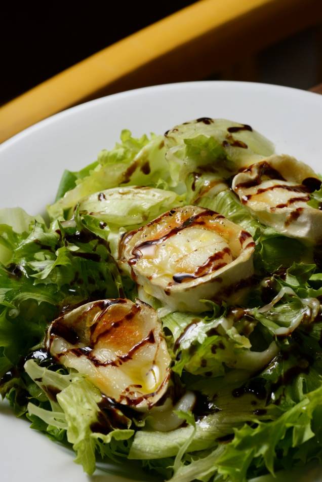 Salada de queijo de cabra gratinado: no El Gordo Salada de queijo de cabra gratinado: no El Gordo