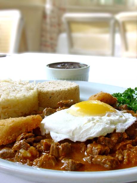 Picadinho: o clássico carioca é a sugestão do Alcaparra Picadinho: o clássico carioca é a sugestão do Alcaparra