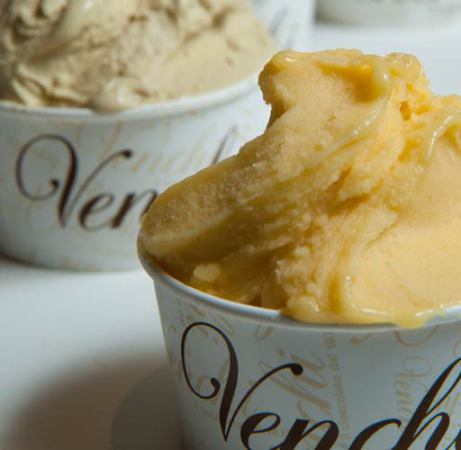 A grife italiana com mais de 100 anos de tradição na produção de chocolates lançou uma linha especial para esta Páscoa. Destaque para os mini ovinhos de 11 gramas vendidos por peso (R$ 31,00, 100g) em sabores como cremino, receita de 1878 composta por dua A grife italiana com mais de 100 anos de tradição na produção de chocolates lançou uma linha especial para esta Páscoa. Destaque para os mini ovinhos de 11 gramas vendidos por peso (R$ 31,00, 100g) em sabores como cremino, receita de 1878 composta por dua