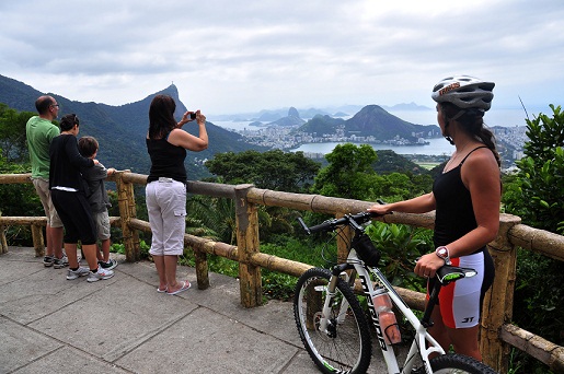 Também incluído no programa de reformas, fica a 380 metros de altura e dentro da Floresta da Tijuca. Trata-se de um mirante centenário, inaugurado em 1903.<br>