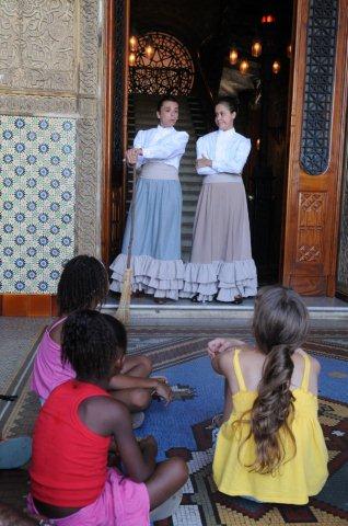 Atores com roupas de época fazem esquetes sobre os problemas do Rio entre o século XIX E XX: epidemias, doenças e o avanço da ciência<br> Atores com roupas de época fazem esquetes sobre os problemas do Rio entre o século XIX E XX: epidemias, doenças e o avanço da ciência<br>