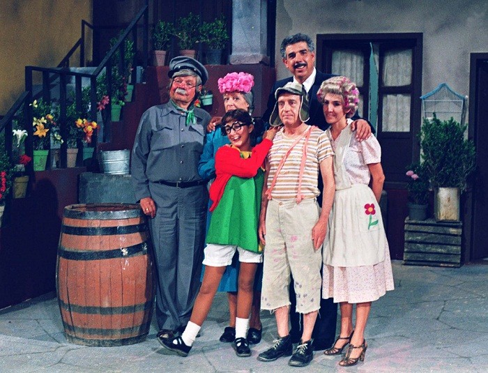 O ator Rubén Aguirre ficou famoso entre as crianças do mundo inteiro ao interpretar o personagem no seriado mexicano Chaves, que o SBT exibe no Brasil desde a década de 80. Apaixonado por dona Florinda, mãe de um de seus alunos, o Kiko, ele luta para educ<br>