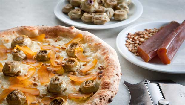 Bottarga, minialcachofra, pinhole e azeite<br> Bottarga, minialcachofra, pinhole e azeite<br>