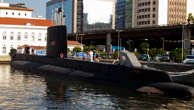 Usado por 20 anos para treinamento militar, foi aposentado em 1997<br> Usado por 20 anos para treinamento militar, foi aposentado em 1997<br>