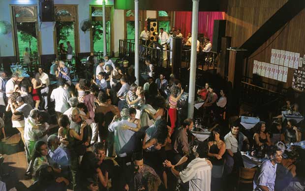 Tradicionalíssima casa de dança, foi fundada em 1928, quando a vida boêmia do Rio se concentrava na praça Tiradentes<br> Tradicionalíssima casa de dança, foi fundada em 1928, quando a vida boêmia do Rio se concentrava na praça Tiradentes<br>