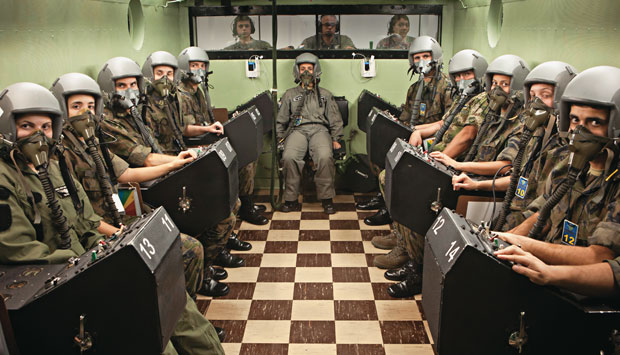 Muito além dos quartéis