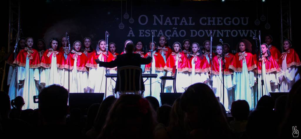 Coral das Princesas de Petrópolis faz última apresentação no Downtown