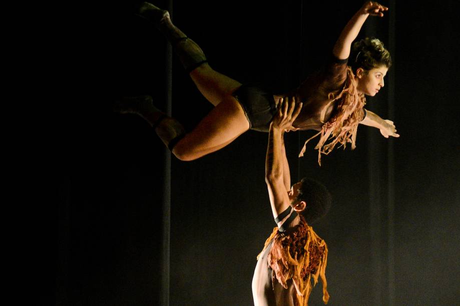 Naipi e Tarobá – A Lenda das Cataratas do Iguaçu: espetáculo da Cia Eliane Fetzer de Dança Contemporânea, de Curitiba