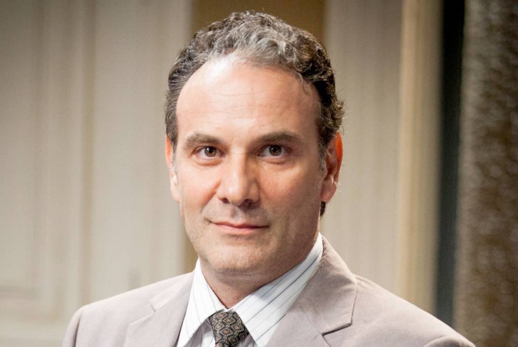 Juliana Paes vira novo case de bumbum na televisão e fala sobre moda e consumo