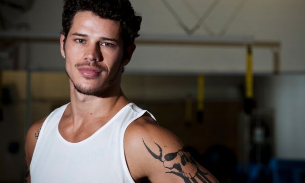 Lutador José Aldo comenta preparação do ator José Loreto para interpretá-lo no cinema: “Sou muito mais bonito”