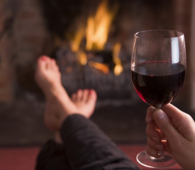 drinkingredwine_fire-401×349