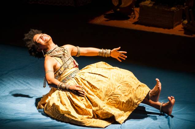 Salina (A Última Vértebra): produção da Amok Teatro Salina (A Última Vértebra): produção da Amok Teatro