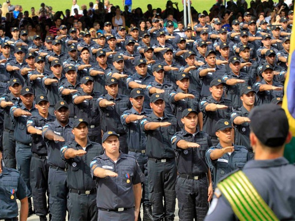 PM do Rio troca comandos após casos de violência contra crianças