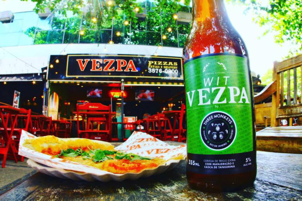 Vezpa lança cerveja em parceria com a Three Monkeys