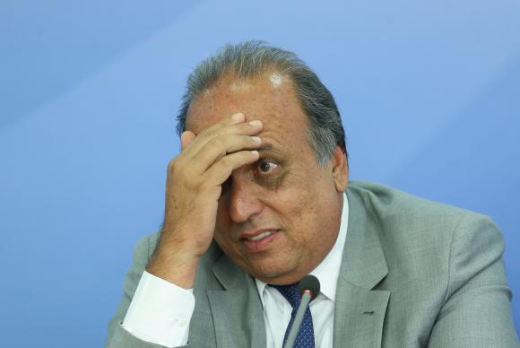 Pezão recebeu R$ 900 mil de esquema, diz delator